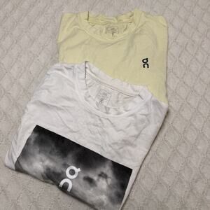 Bundle of 2 On Cloud Running Men Medium Performance Swiss Engineering Tee Shirts